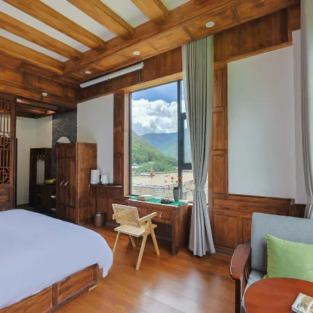 Sanhu Homestay (Shangri-La Town Daocheng Yading Scenic Area)