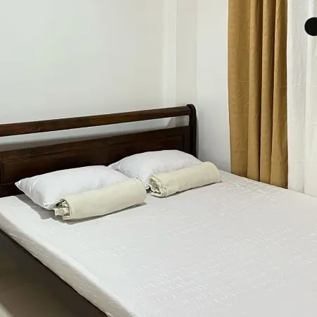 Krystal Claine Homestay-Burnham Hill Condo