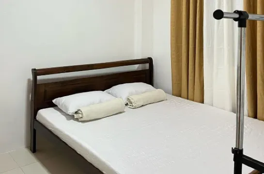 Krystal Claine Homestay-Burnham Hill Condo