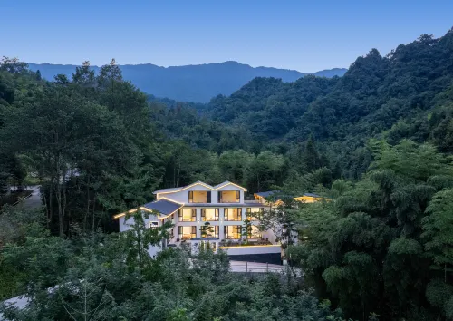 Linxijian Homestay (Bifengxia Scenic Area) - 3-Sterne