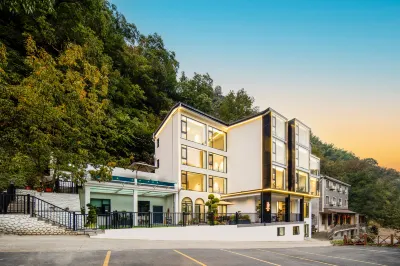 Qing ink Tea Garden pleasant color designer air infinity pool mountain luxury beauty night 숨룡백 폭포 표류 주변 호텔