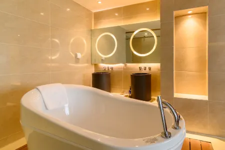 6Yi Hotel Отели рядом с достопримечательностью «Yangjiabu Folk Art Grand View Garden»