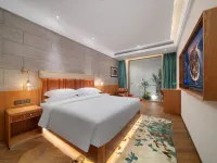 喆啡飯店（肇慶七星巖東門廣場店） 岩前村附近的飯店