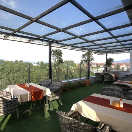 Apex Business Hotel - Tribhuvan International Airport, Kathmandu