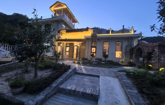 Yinzhu Huajian Courtyard Homestay