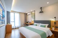 GreenTree Inn Smart Selection Hotel (Haicang Xinyang Industrial Zone Branch) - غرفة مطلة على الجبل