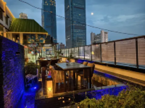 Senchen Terrace Scenic Hotel (Changsha Wu Yi Square IFS Store)