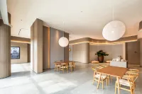 โรงแรม JI สาขา สถานีตะวันออก เจียงเหมิน จัตุรัสว่านด้า เจียงไห่