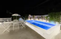 Cloud & island - Rooftop Pools
