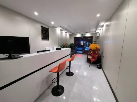 Yunshang Hotel Отели в г. Эдзин-Ци