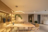 和光青年（上海光大會展中心漕寶路地鐵站店）