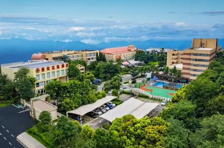 Chengdu Star Flower Garden Hotel (University Games Sports Center) Отели рядом с достопримечательностью «Luoshui Wetland Park»