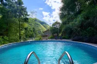 Quzhou Moon Falling Stars Homestay - Pools
