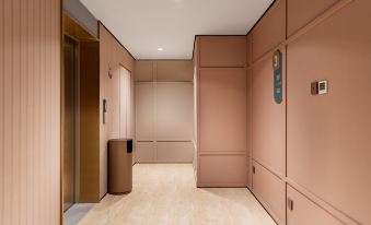 Hanting Hotel (Ordos Wushen Banner HSBC Lvyuan Farmers Market)