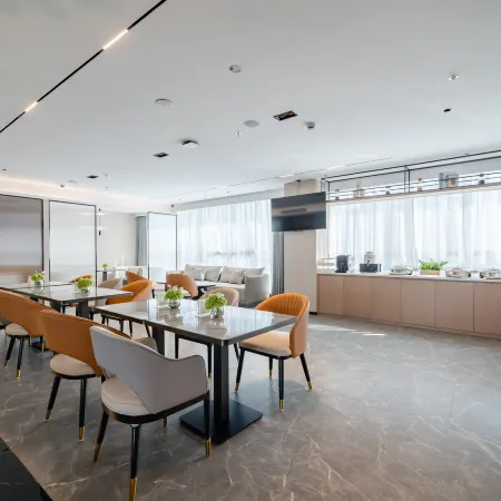 Tingxi Hotel (Huaihe Road Pedestrian Street Branch)