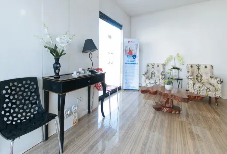 RedDoorz near SM Calamba Отели в г. Каламба