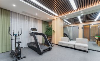 Century Yinhua Hotel (Enshi Cultural Center Plaza University for Nationalities)