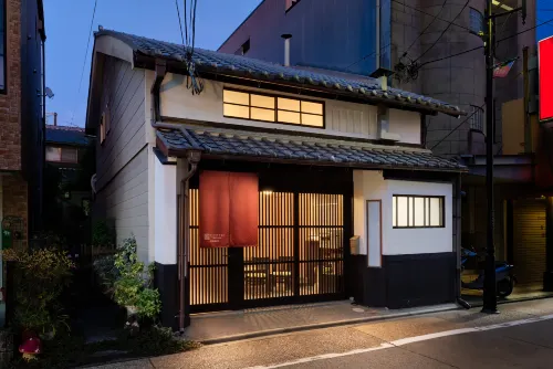 Kanade Fushimiinari - Bungalow
