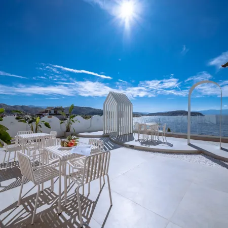 Xiaolu Chenke Island Neighbor Sea View Hotel (Erhai Branch)