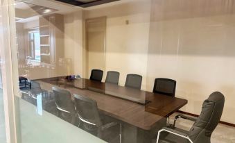 Qiran Business Hotel (Datong Yuxi Toll Station)