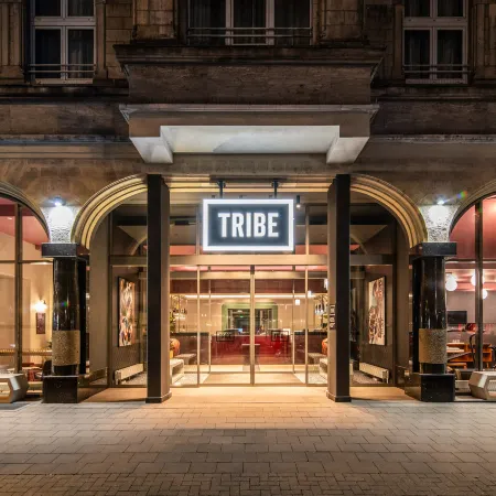 Tribe Duesseldorf Отели рядом с достопримечательностью «Парк Фольксгартен»