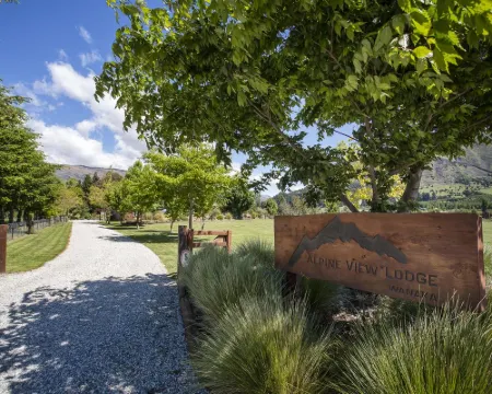 Alpine View Lodge Hotels in Wanaka