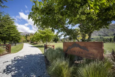 Alpine View Lodge Hotels near ThatWanakaTree