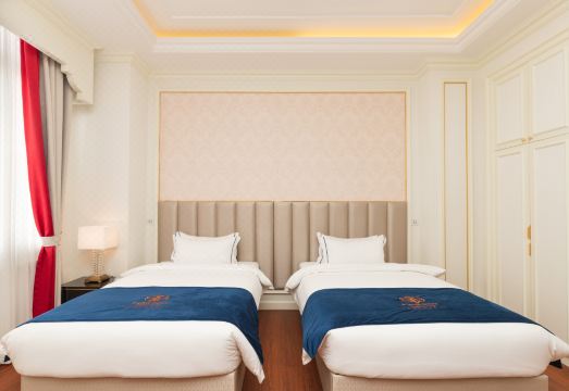 The Premier Palace Hotel and Spa의 럭셔리한 외관