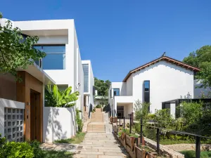 BLOSSOM LAND WEISUWAN HUANGSHI