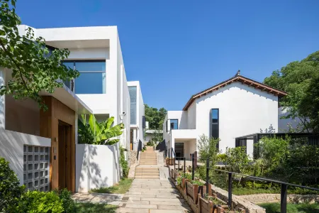 BLOSSOM LAND WEISUWAN HUANGSHI Отели рядом с достопримечательностью «Hubei Normal University»