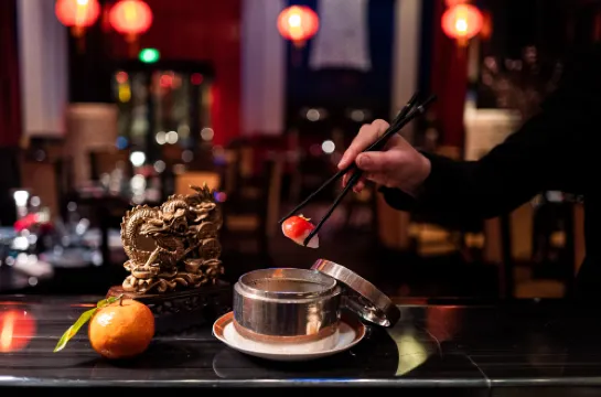 The Peninsula Paris Restauration Photos