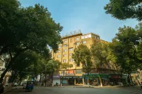 Qianxiang Youting Hotel (Jiujiang Railway Station) Hotels near Jiujiang University (Lufeng Road)