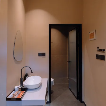 Taohua Island Jianghu Hot Spring Homestay Hotel (Xinzhou Ancient City Branch)
