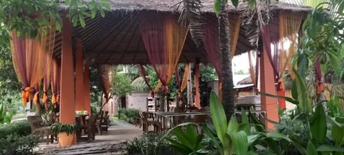 กาลาคาแนล รีสอร์ท โรงแรมในอัมพวา