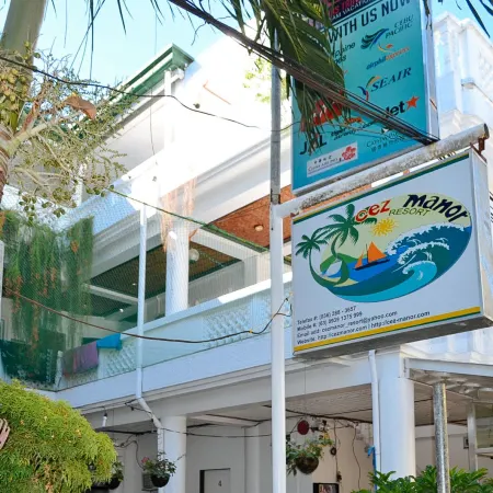 RedDoorz @ LFamili Hotel Boracay