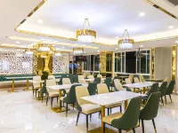 Airbus Hotel @ Phawana Station Hotels near Ratchadaphisek