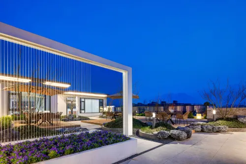 Floral Hotel·Ze'an Tang Homestay (Huayin Xiyue Temple Huashan North Station Branch) - Jacuzzi
