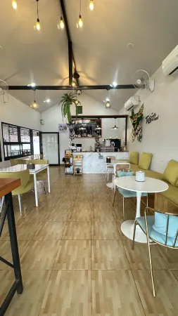 Ta Resort Отели рядом с достопримечательностью «Wat Neramit Wipatsana»