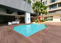 Spacious Apartment Walk to IOI City Mall Putrajaya Free Parking - Pools