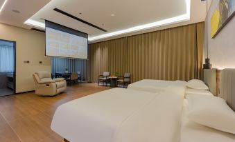 Huoshan Mansu Zhuning Creek Language Homestay