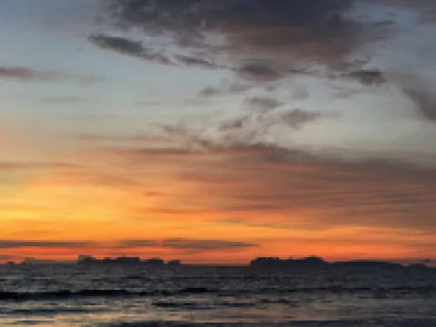 เอไบรท์เฮ้าส์