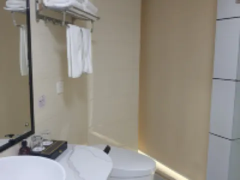 Jingmao Hotel Hotels in Longyou County