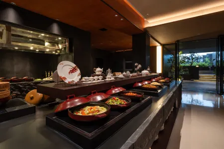 YOYA RESORT Отели рядом с достопримечательностью «Xi'an University of Science and Technology Lintong Campus»