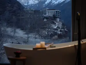 煙嵐雪岫·雪域祕境民宿（四姑娘山景區店）