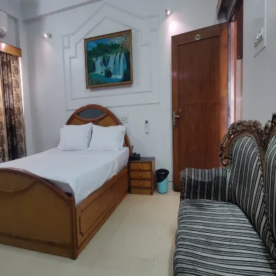 Hotel Purohit Sindhi Camp โรงแรมใกล้ซินดีห์แคมป์