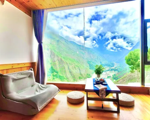 Danba Cangyungu Mountain House Hotel di Danba