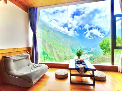 Danba Cangyungu Mountain House