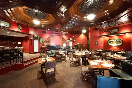 Camelot Hotel Quezon City powered by Cocotel Отели рядом с достопримечательностью «Манила COD I.T. Building»