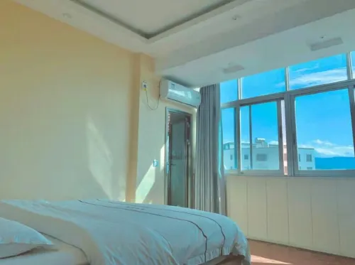 Hongcheng Hotel (Jianshui Ancient City Small Train Store)