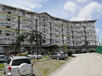 Condo Azur Suites A731 Amani, 5mins Airport, Netflix, Stylish, Cozy Luxurious Swimming Pool - สระว่ายน้ำแบบอินฟินิตี้